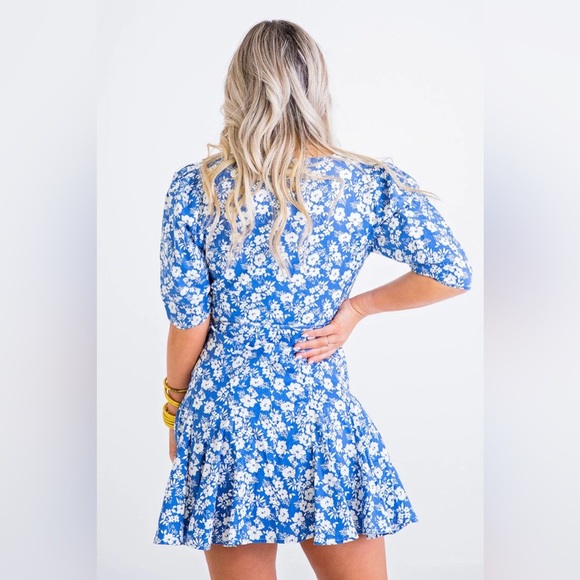 Karlie Blue & White Floral Wrap Dress size small Puff sleeves - Picture 10 of 10